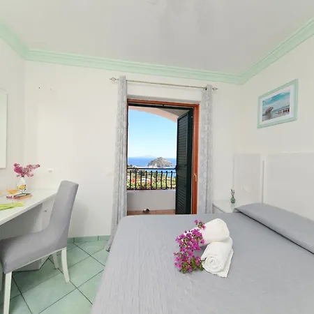 Eleonora, Un Angolo Di Paradiso Ad Ischia Sant'Angelo (Isola d'Ischia)