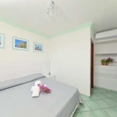 Πανσιόν Eleonora, Un Angolo Di Paradiso Ad Ischia Sant'Angelo (Isola d'Ischia)