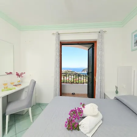 Πανσιόν Eleonora, Un Angolo Di Paradiso Ad Ischia 4*